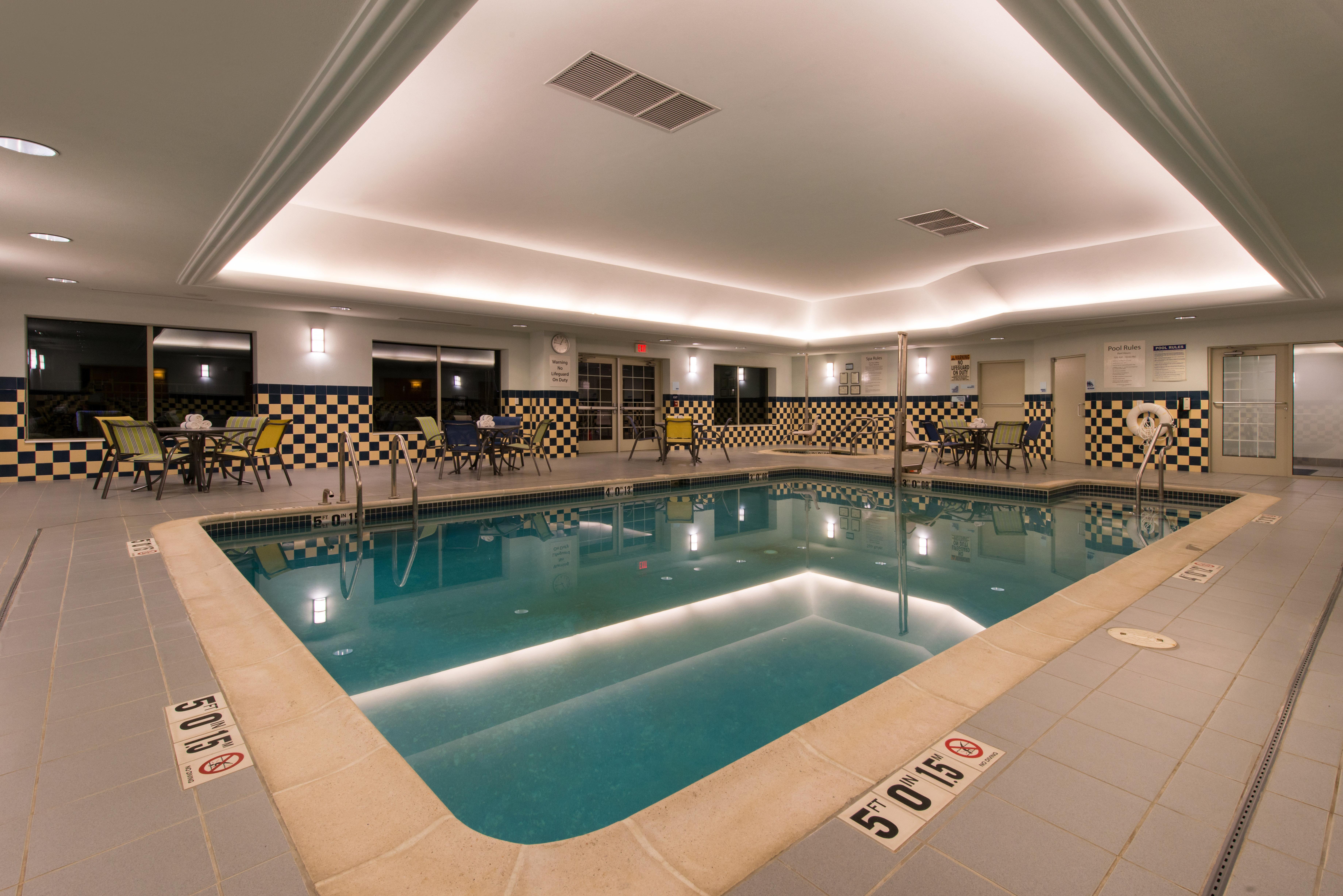 Holiday Inn Express And Suites Dickson City By Ihg Exteriör bild