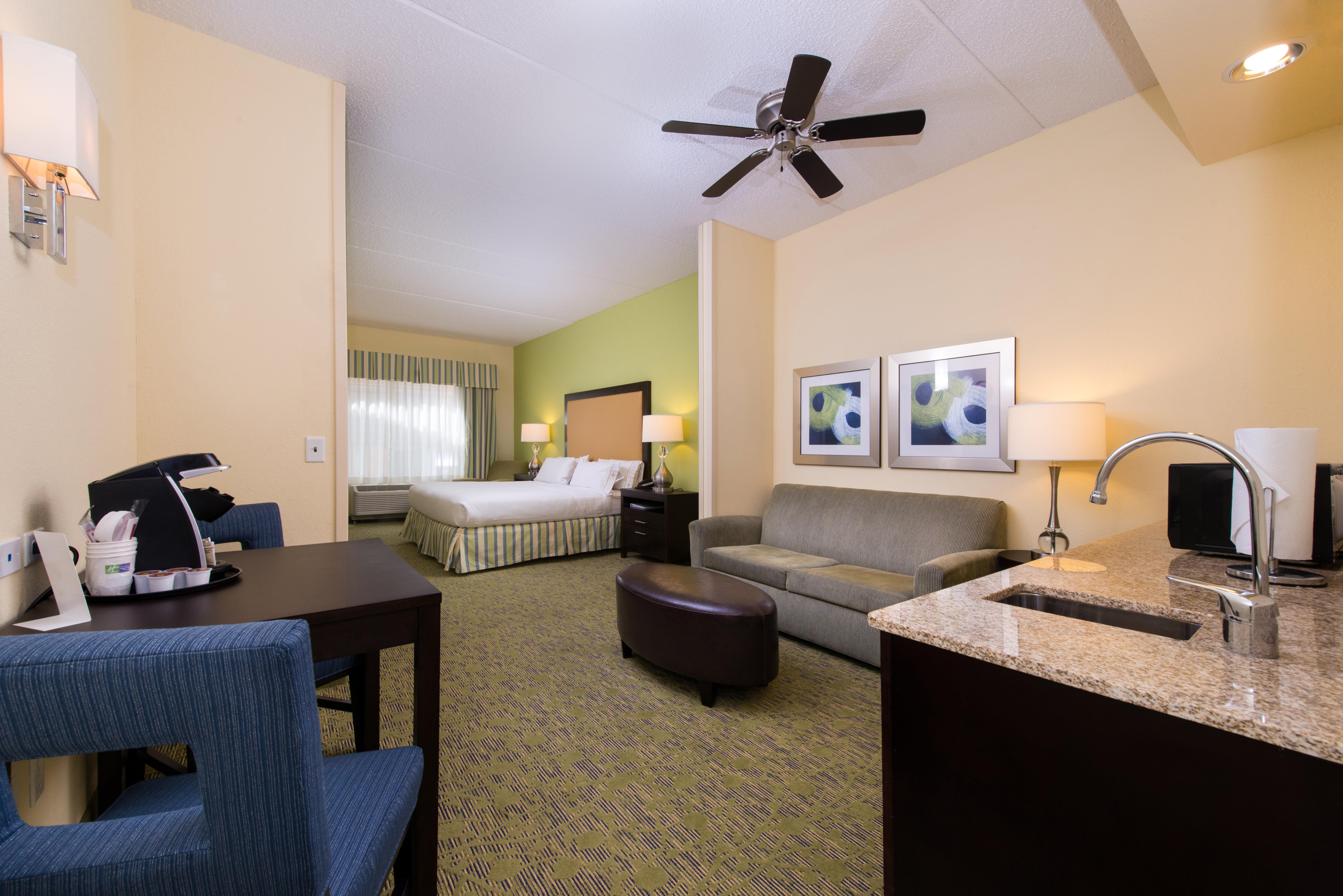 Holiday Inn Express And Suites Dickson City By Ihg Exteriör bild